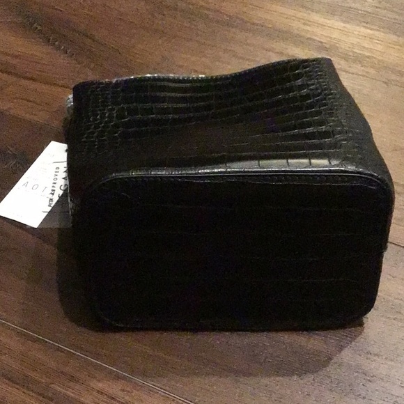 Aota NWT Elena Vegan Leather Tote / Crossbody Bag in Black. - Picture 6 of 10